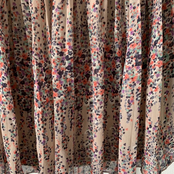 Forever 21 Floral and Flowing Mini Skirt - Picture 3 of 4